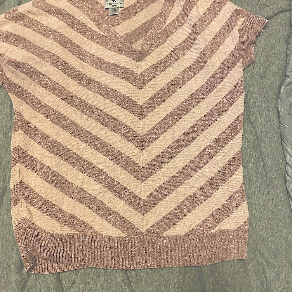 Cute top perfect condition. Petite small